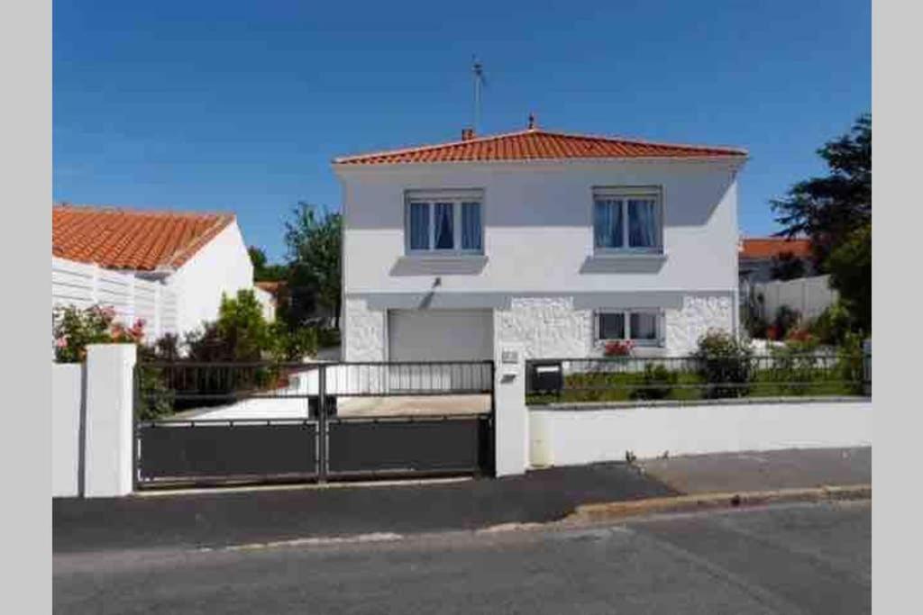Charmante Maison Idealement Situee Сен-Жиль-Круа-де-Ви Экстерьер фото
